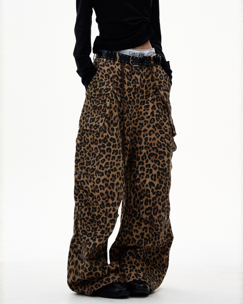 Street Style Unisex Loose-Fit Leopard Cargo Jeans
